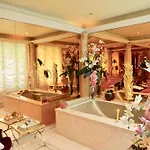 21a Marechal Foch Avenue Champs-elysees *