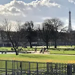 21a Marechal Foch Avenue Champs-elysees Apartment Paris