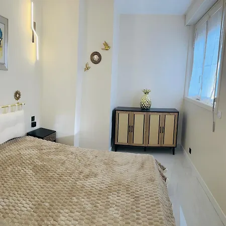 Montaigne - Champs Elysees Luxury&design / 110 M2 Apartment Paris