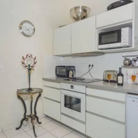 21a Marechal Foch Avenue Champs-elysees 公寓