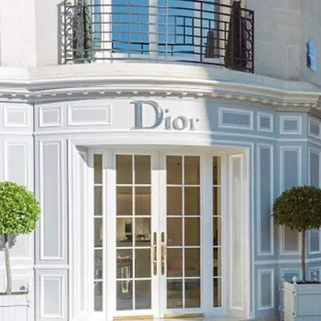 21a Maréchal Foch Avenue Champs-elysées