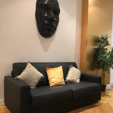 21a Maréchal Foch Avenue Champs-elysées *