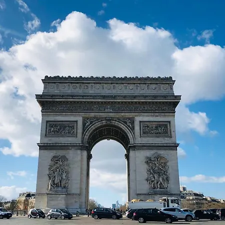 Apartment 21a Marechal Foch Avenue Champs-elysees *