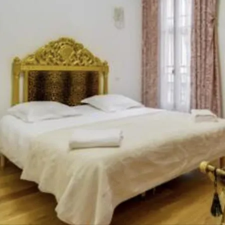 21a Maréchal Foch Avenue Champs-elysées