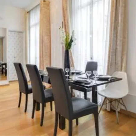 21a Maréchal Foch Avenue Champs-elysées Paris