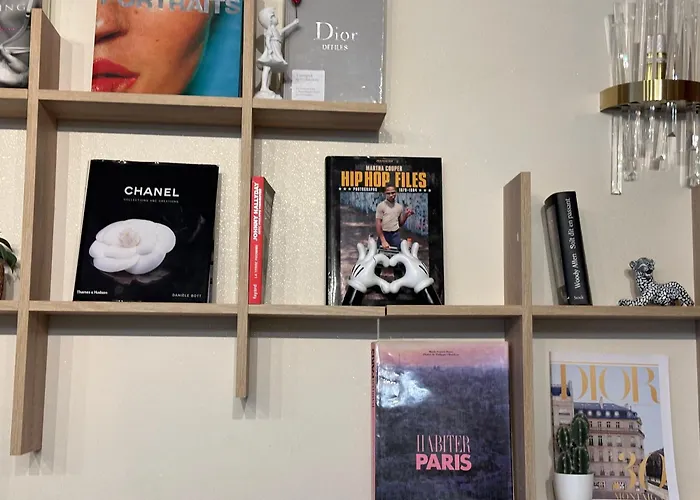 21a Marechal Foch Avenue Champs-elysees * Paris