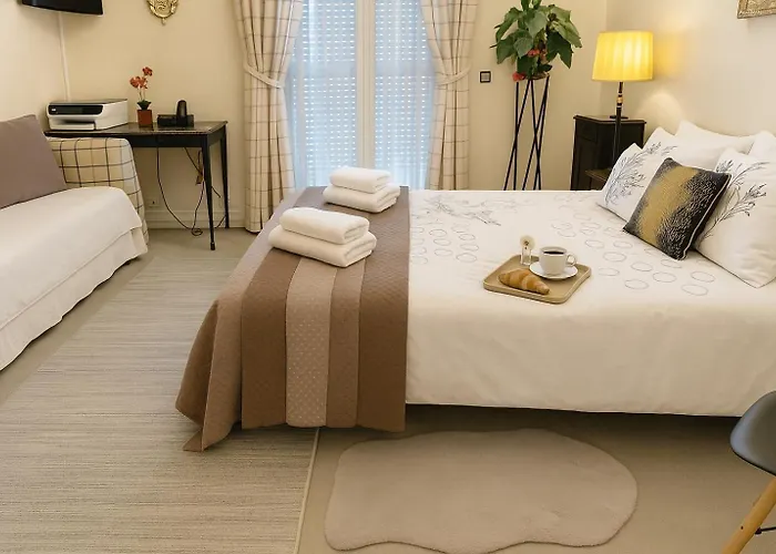 21a Marechal Foch Avenue Champs-elysees *