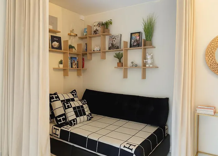 21a Marechal Foch Avenue Champs-elysees