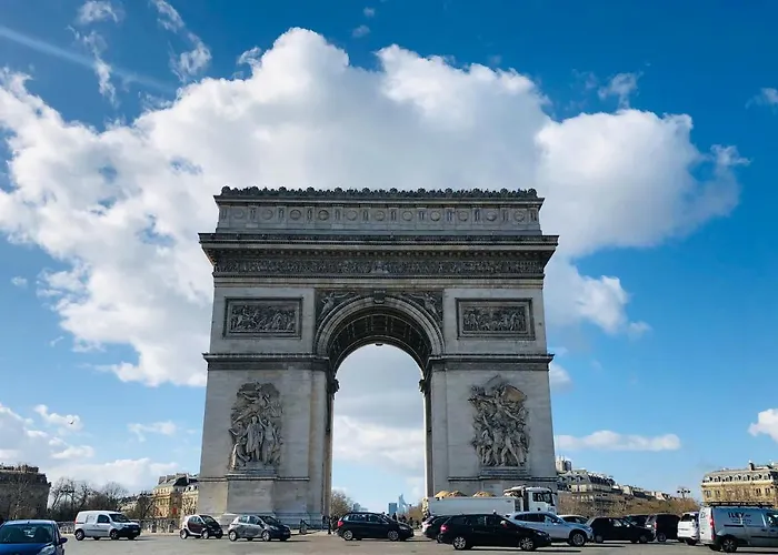 Lejlighed 21a Marechal Foch Avenue Champs-elysees *