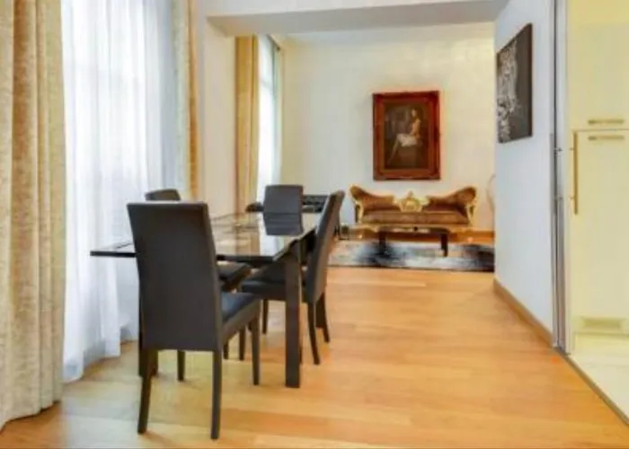 21a Marechal Foch Avenue Champs-elysees Paris