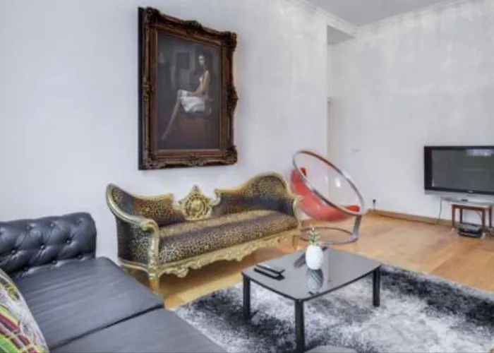21a Marechal Foch Avenue Champs-elysees